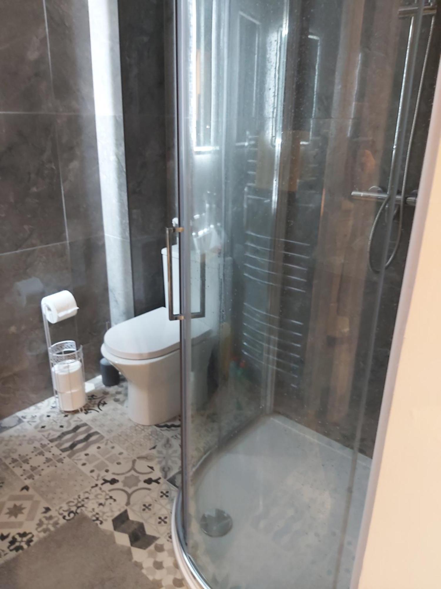 Lovely Room With Ensuite In A Quiet House رايلي المظهر الخارجي الصورة